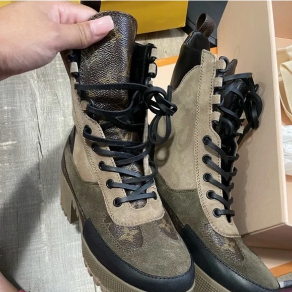 Louis Vuitton laureate boots - Picture 2 of 3